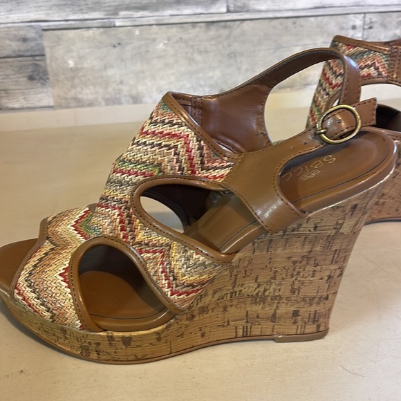 Multi color 5’ wedge heel, SBicca (of California) - Picture 3 of 11